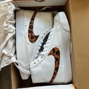 NEVER WORN Nike Blazer Mid '77 'Leopard'
Size: Women’s 6.5